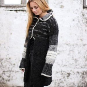 Síð peysa með flottum ermum