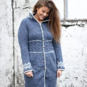 Síð peysa frá  LOPIA