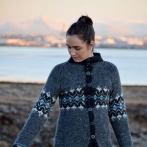 Síð peysa frá LOPIA