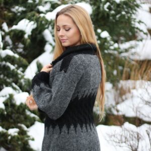 Handmade long cardigan by LOPIA